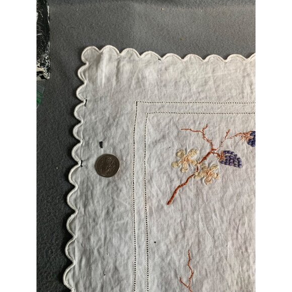 Vintage Embroidered Floral Linen Tablecloth Scalloped Edge 23"x23" - Picture 4 of 11
